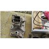 Image 4 : Holley 4BBL Double Pumpers, Mopar Aluminum Manifold & Rebuild Kits