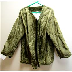 2 VINTAGE US ARMY PARKA LINERS. NYLON QUILTED.