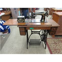 1924 Singer Treadle Sewing Machine