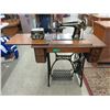 Image 1 : 1924 Singer Treadle Sewing Machine
