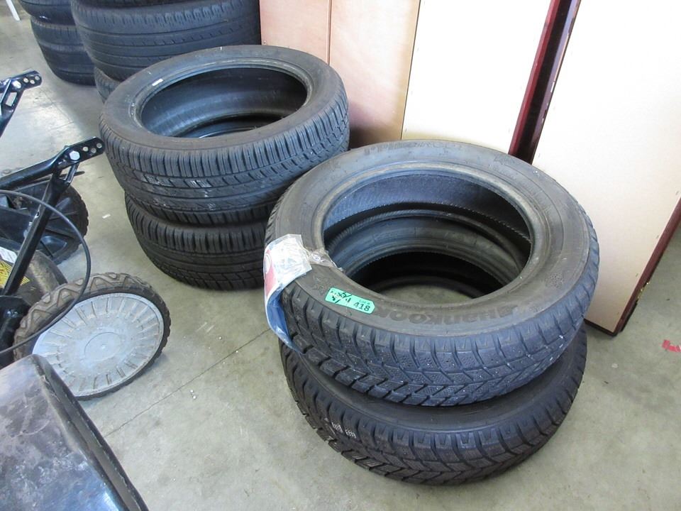 Set of 4 Hankook 185/60R15 Winter Tires