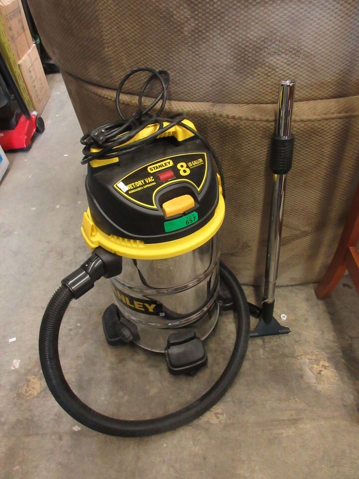 Stanley 8 Gallon Wet/Dry Vacuum
