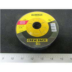 New DeWalt Metal Grinding Disk 4- 1/2" x 1/4 x 7/8 / Crew Pack of 5.
