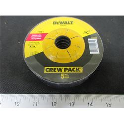 New DeWalt Metal Grinding Disk 4- 1/2" x 1/4 x 7/8 / Crew Pack of 5.