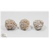 Image 1 : 3 DESERT ROSE SELENITE CRYSTALS