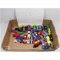 BOX OF VINTAGE COLLECTIBLE CARS.