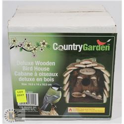 DELUXE WOODEN BIRD HOUSE