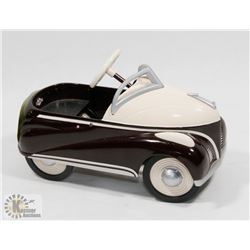 VINTAGE METAL PEDAL CAR TOY.
