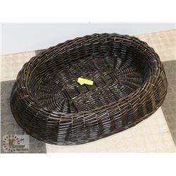 LARGE WICKER CAT / DOG BED
