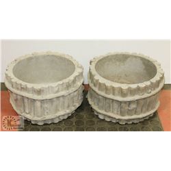 SET OF 2 CONCRETE FLOWER POTS 11" WIDE NEW