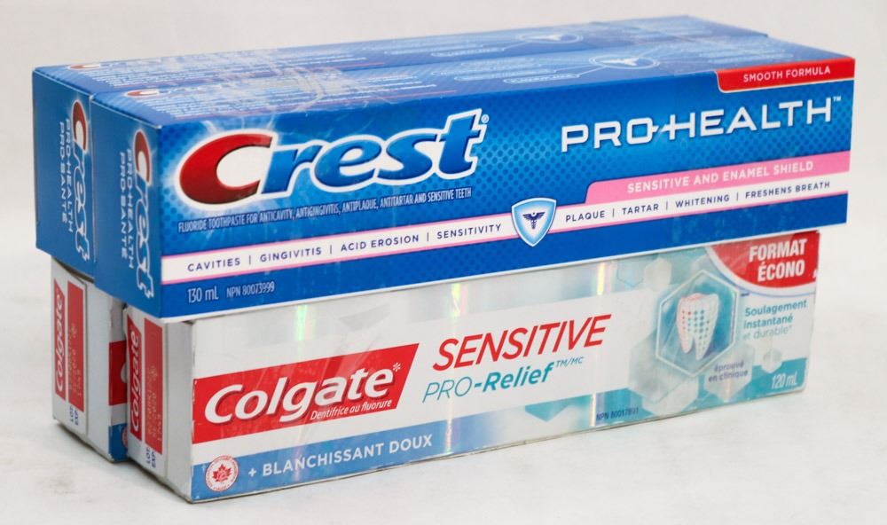 LOT OF 4 COLGATE & CREST TOOTHPASTE