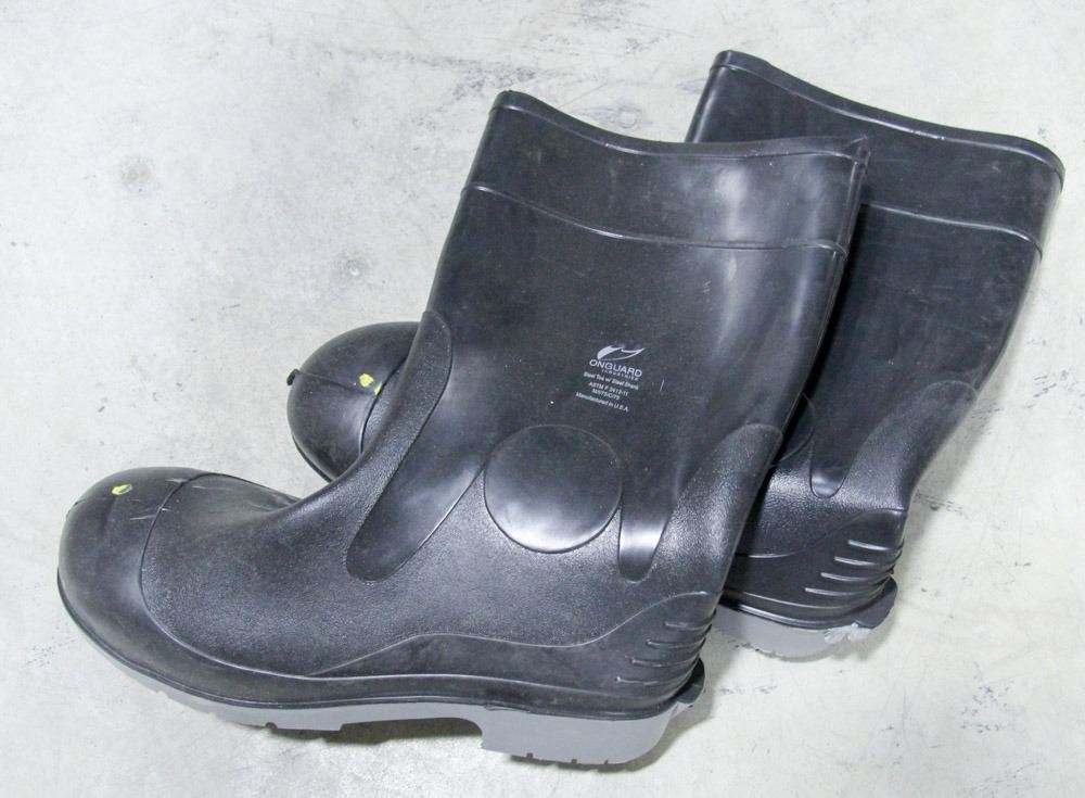 PAIR OF ONGUARD STEEL TOED RUBBER BOOTS SIZE 15
