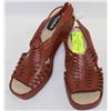 Image 1 : SANDAK LADIES WEDGE SANDALS SIZE 7 RUST COLOR