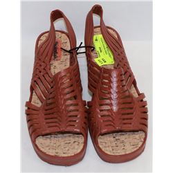 SANDAK LADIES WEDGE SANDALS SIZE 10 RUST COLOR
