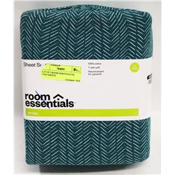LOT OF 2 ROOM ESSENTIALS XL TWIN SHEETS