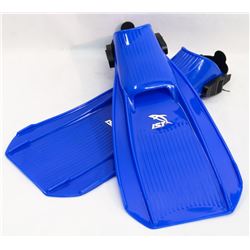 NEW IST SZ LARGE BLUE SCUBA FLIPPERS