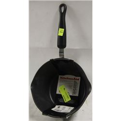 KITCHENAID POT WITH POUR SPOUTS ON SIDE