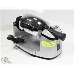 W.P. APPLIANCES INC ELECTRIC BELGIAN WAFFLE MAKER.