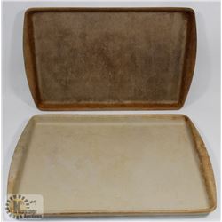 2 PAMPERED CHEF BAKING PANS