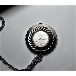 6)  VINTAGE BULOVA CARAVELLE SILVER TONE