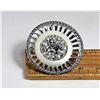 Image 1 : 18)  VINTAGE ROUND SILVER TONE WITH