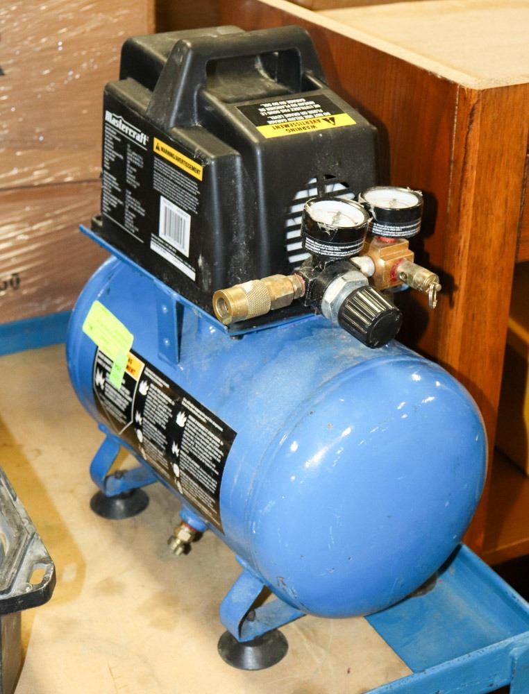 2 gallon air compressor Clearance