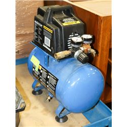 MASTERCRAFT 2 GALLON AIR COMPRESSOR.