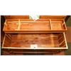 Image 2 : VINTAGE HONDERICH RED SEAL CEDAR LINED CHEST