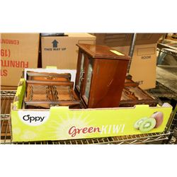 LOT OF 3 JEWELLERY BOXES, 2 ARE MUSICAL