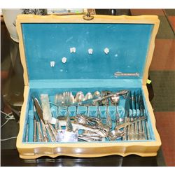 COMMUNITY SILVERWARE SET IN WOOD CASE