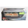 Image 1 : HOT WHEELS 1950 MERO WODDIE WITH SURF BOARD 1:18