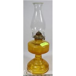 VINTAGE OIL LAMP.