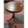 Image 1 : VINTAGE WOOD END TABLE, 20" DIAMETER X 26" HIGH