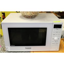PANASONIC WHITE MICROWAVE