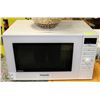 Image 1 : PANASONIC WHITE MICROWAVE