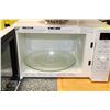Image 2 : PANASONIC WHITE MICROWAVE