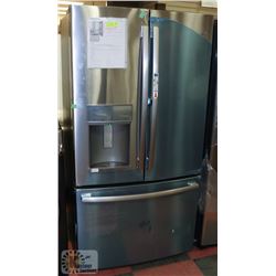 GE 22.2 CU FT FRIDGE W/ DOOR IN DOOR AND AUTO-FILL