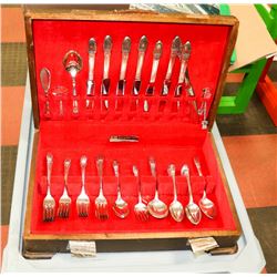 58PC ROGERS BRO SILVERWARE SET.
