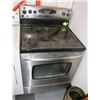 Image 1 : MAYTAG BLK AND STAINLESS CERAMIC TOP STOVE