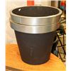 Image 1 : SET OF 2 METAL FLOWER POTS