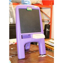 LITTLE TIKES ART EASEL