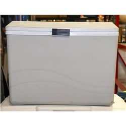 KOOLTRON POWERED COOLER, 110 & 12 V