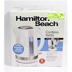 HAMILTON BEACH CORDLESS KETTLE ST. STEEL / WHITE