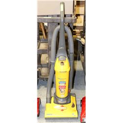 EUREKA UPRIGHT VACUUM