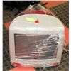 Image 1 : VINTAGE APPLE COMPUTER.
