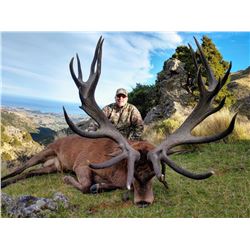 SOUTH PACIFIC SAFARIS NEW ZEALAND 5-day Guided Hunt for 1 Hunter and 1 Observer for 1 Red Stag up to