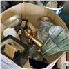 Image 2 : 2 BOXES OF PLANTERS AND VASES