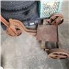 Image 3 : IRON INDUSTRIAL 3-WHEEL CART