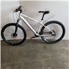 Image 1 : WHITE NO NAME BIKE