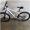 Image 3 : WHITE NO NAME BIKE